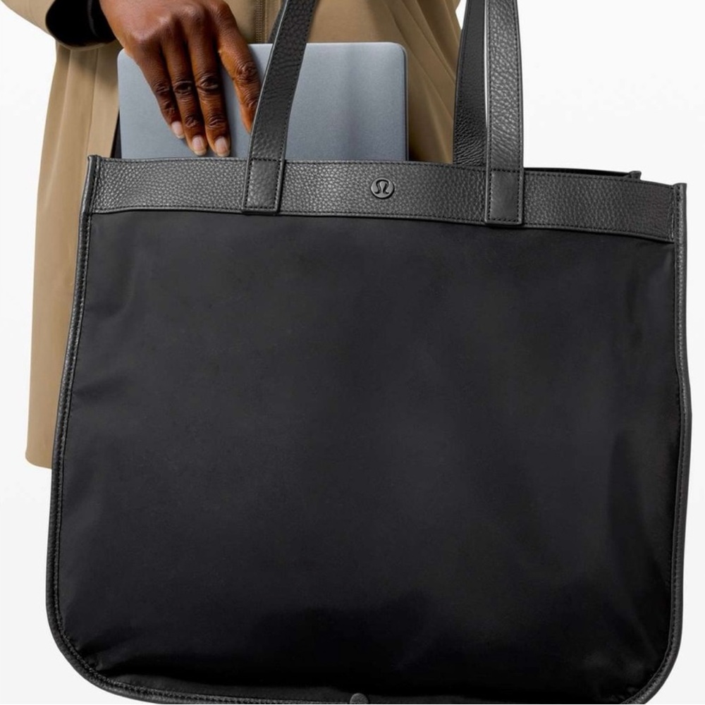 LLululemon Now And Always Tote/ Black Leather